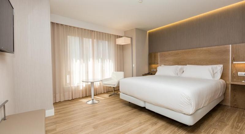 Nh Madrid Ventas Hotel Exterior photo