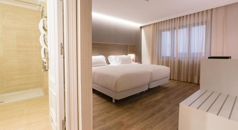 Nh Madrid Ventas Hotel Exterior photo