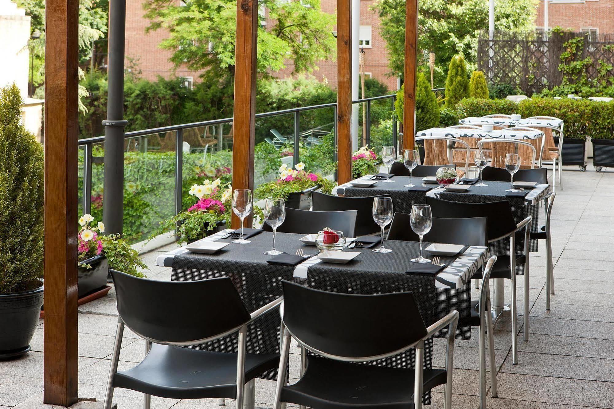 Nh Madrid Ventas Hotel Exterior photo