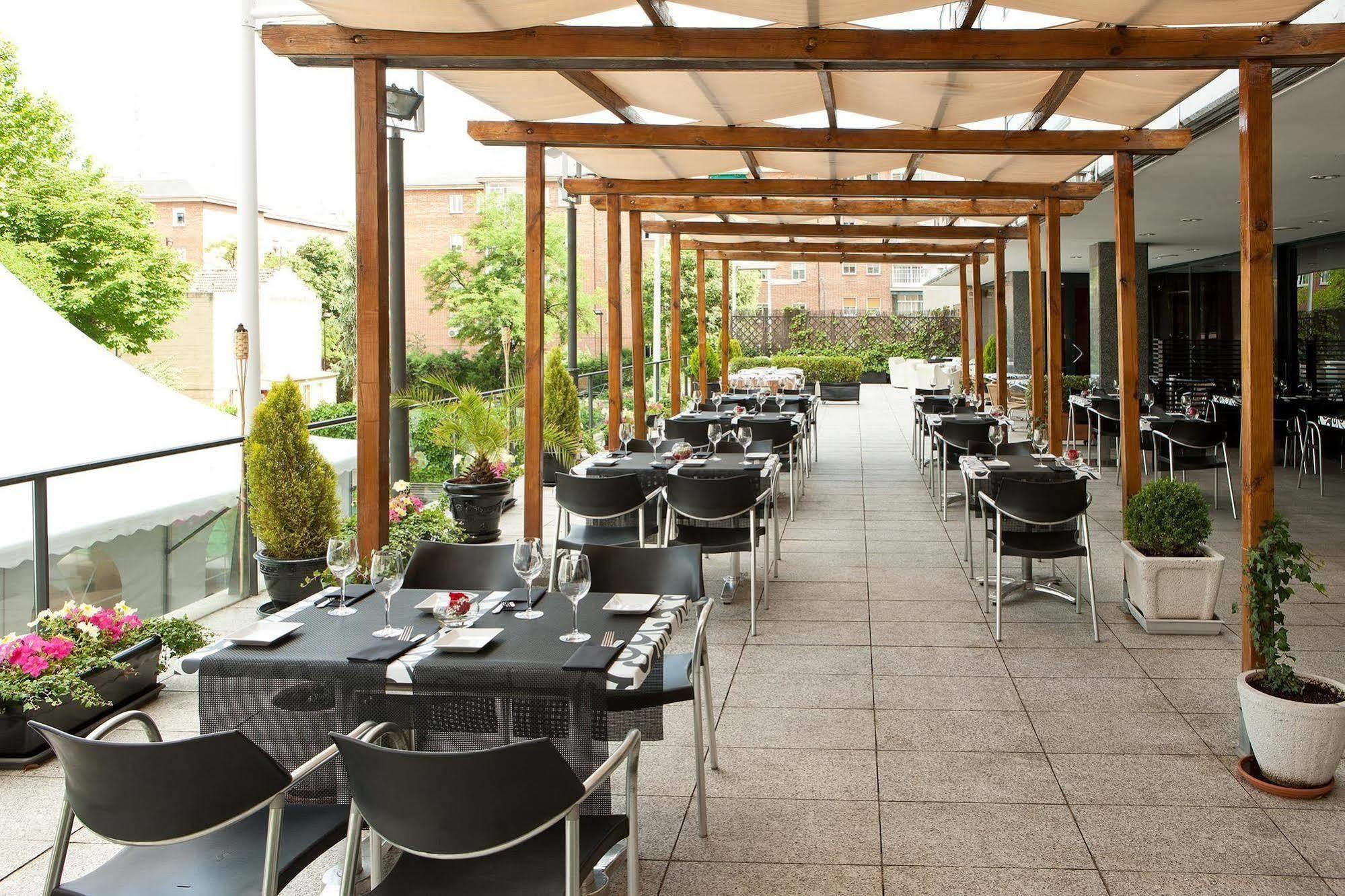 Nh Madrid Ventas Hotel Exterior photo
